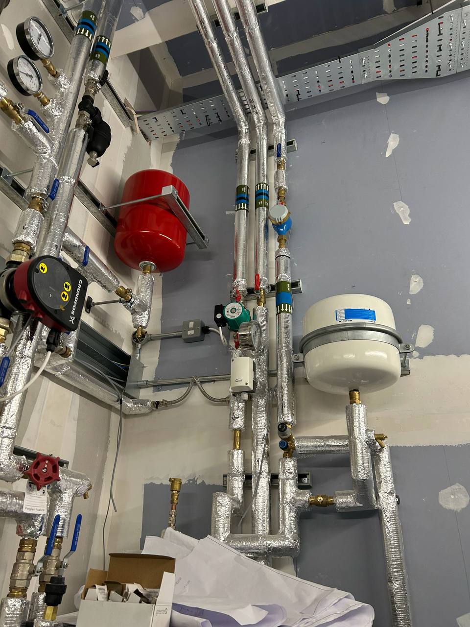 Insulated piping and Grundfos Magna3 pump